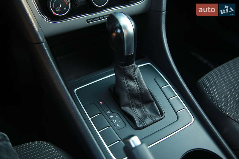 Седан Volkswagen Passat 2018 в Харькове