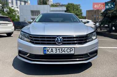 Седан Volkswagen Passat 2016 в Києві