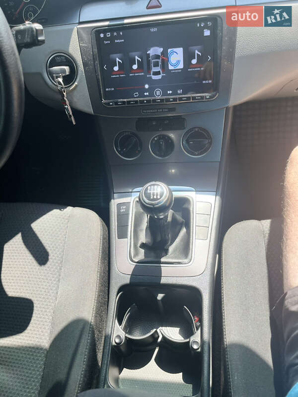 Універсал Volkswagen Passat 2009 в Луцьку