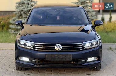 Седан Volkswagen Passat 2015 в 
