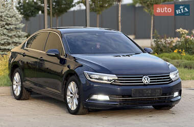 Седан Volkswagen Passat 2015 в 