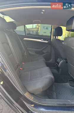 Седан Volkswagen Passat 2015 в 