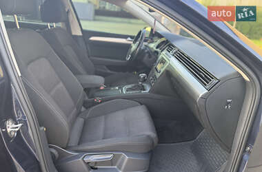 Седан Volkswagen Passat 2015 в 
