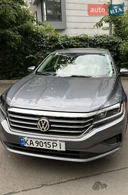 Седан Volkswagen Passat 2021 в 