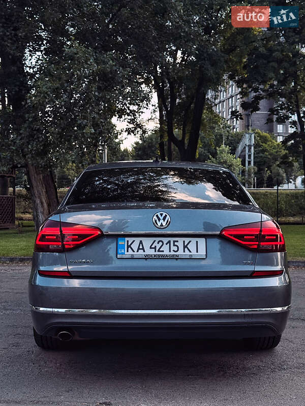 Седан Volkswagen Passat 2016 в Києві