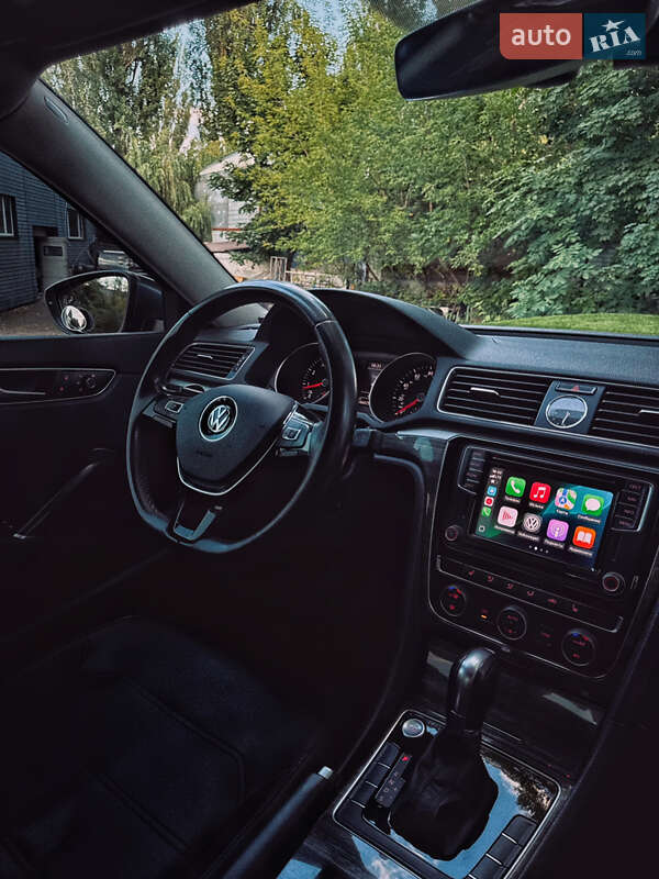 Седан Volkswagen Passat 2016 в Києві