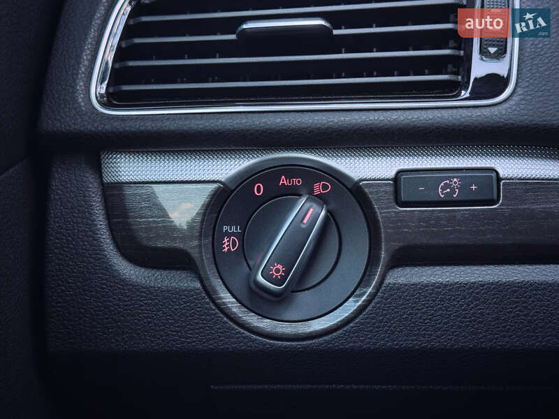 Седан Volkswagen Passat 2016 в Києві