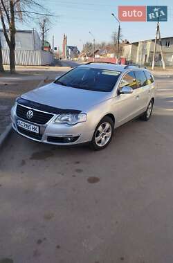 Універсал Volkswagen Passat 2007 в Нововолинську