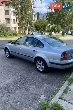 Седан Volkswagen Passat 2000 в Харькове