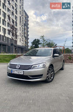 Седан Volkswagen Passat 2014 в Кропивницком