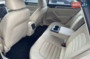 Седан Volkswagen Passat 2017 в 