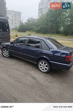 Седан Volkswagen Passat 1994 в Сумах