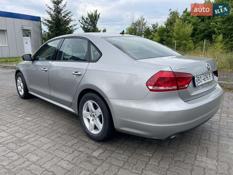 Седан Volkswagen Passat 2012 в Шумске