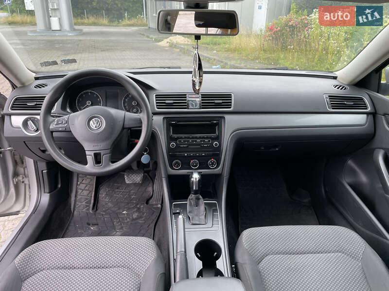 Седан Volkswagen Passat 2012 в Шумске