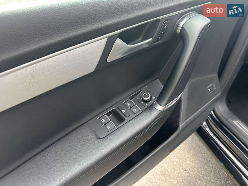 Универсал Volkswagen Passat 2014 в Киеве