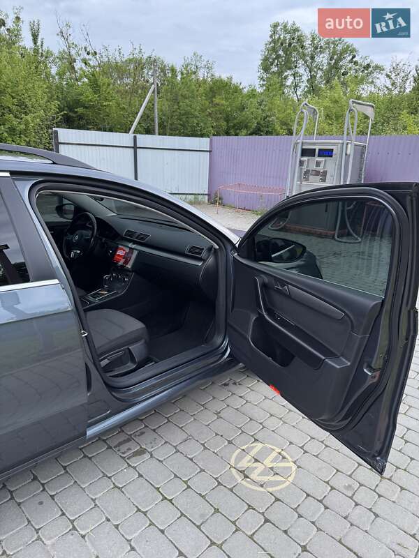 Универсал Volkswagen Passat 2012 в Львове