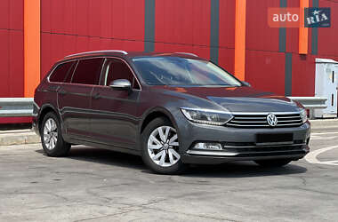 Універсал Volkswagen Passat 2015 в 