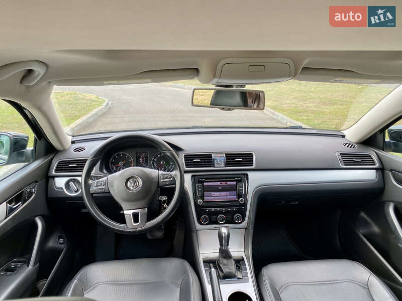 Седан Volkswagen Passat 2012 в Могилев-Подольске