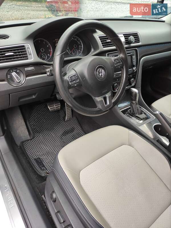 Седан Volkswagen Passat 2014 в Киеве