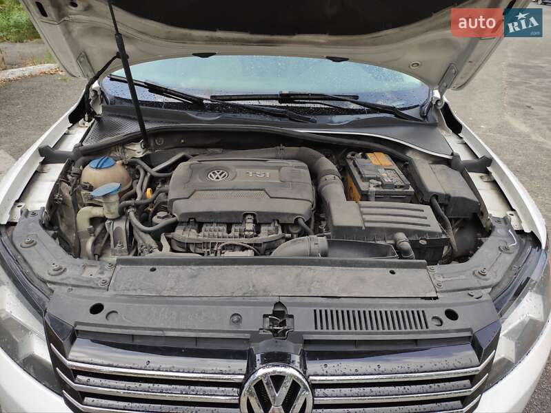 Седан Volkswagen Passat 2014 в Киеве