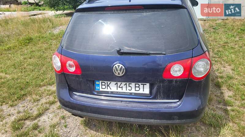 Універсал Volkswagen Passat 2010 в Рівному