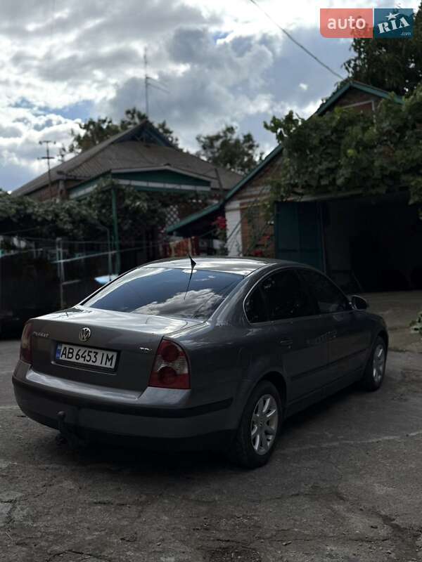 Седан Volkswagen Passat 2004 в Виннице