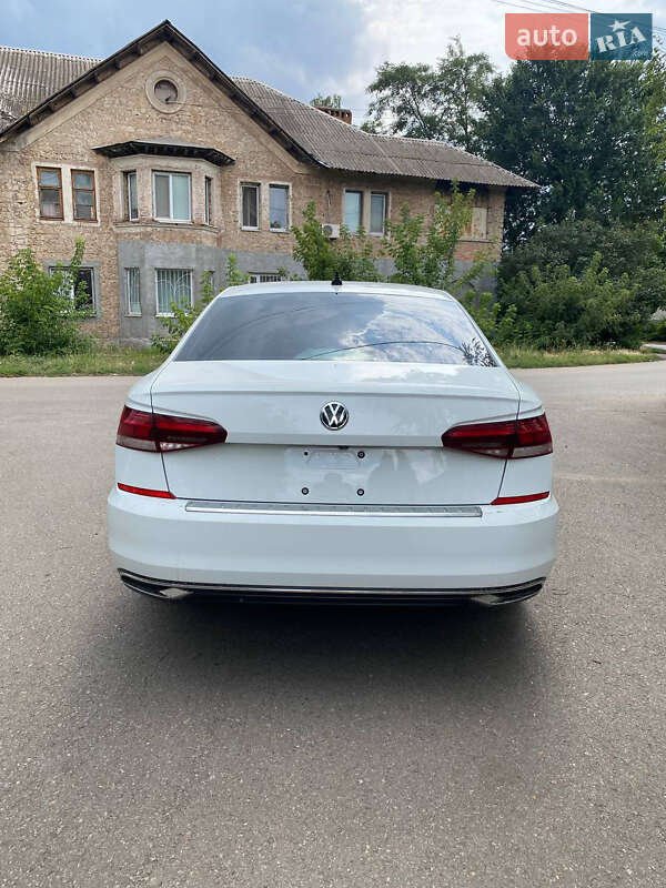Седан Volkswagen Passat 2021 в Кривом Роге