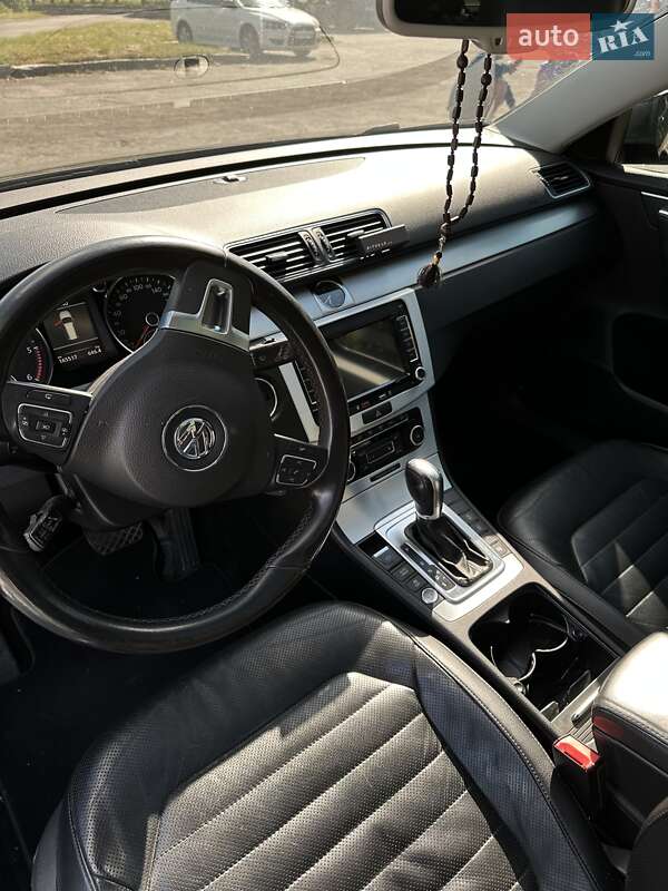 Універсал Volkswagen Passat 2010 в Києві