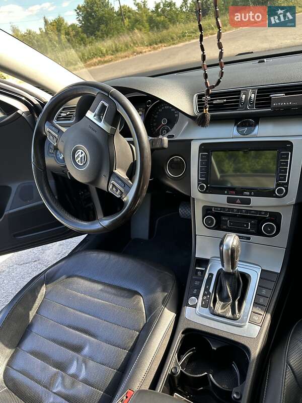 Універсал Volkswagen Passat 2010 в Києві