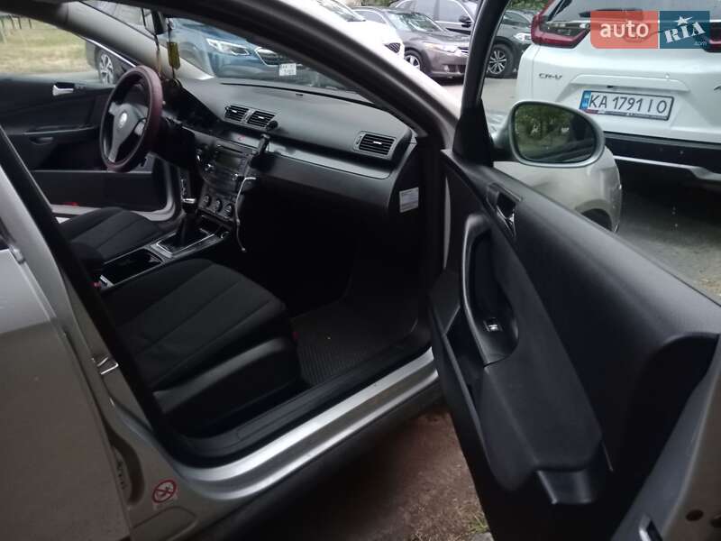 Универсал Volkswagen Passat 2006 в Киеве
