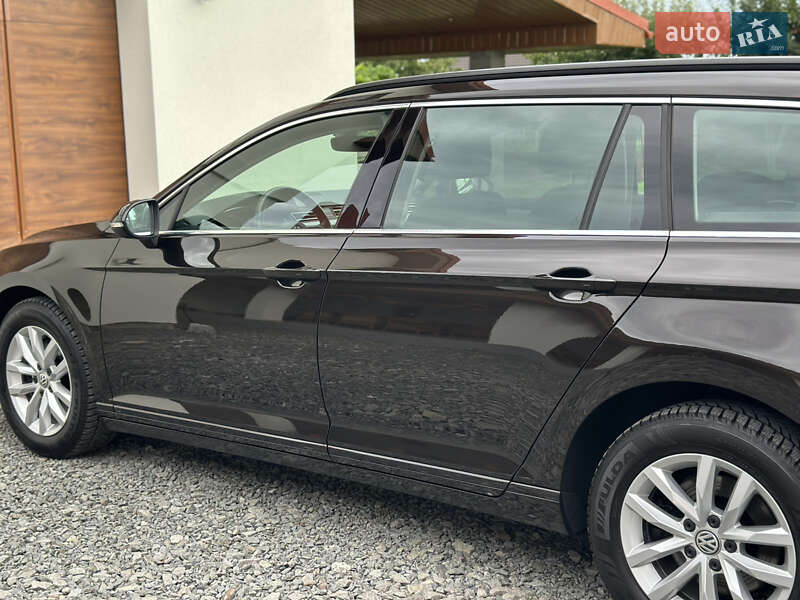 Универсал Volkswagen Passat 2020 в Ужгороде