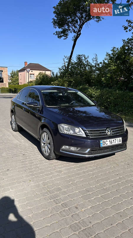 Седан Volkswagen Passat 2011 в Городке