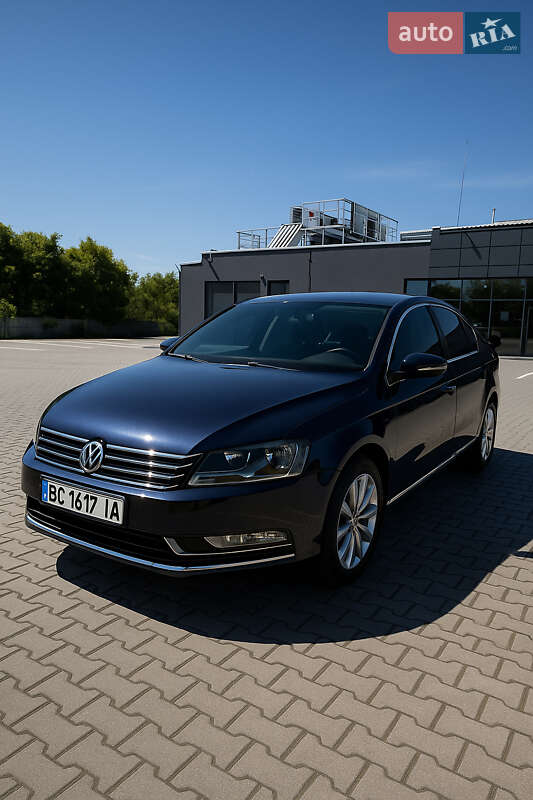Седан Volkswagen Passat 2011 в Городке