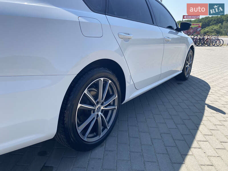 Седан Volkswagen Passat 2014 в Мукачево