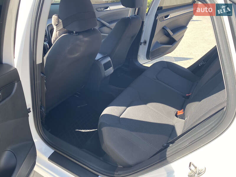 Седан Volkswagen Passat 2014 в Мукачево