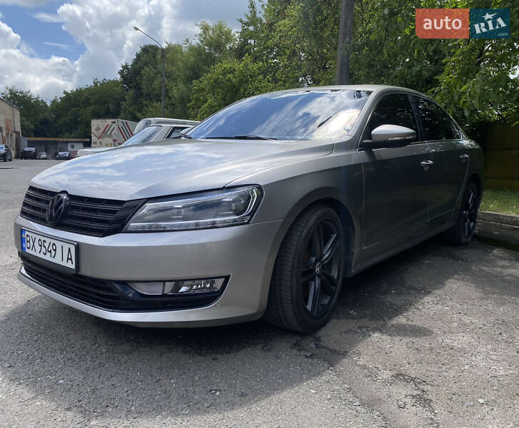 Седан Volkswagen Passat 2011 в Хмельницком