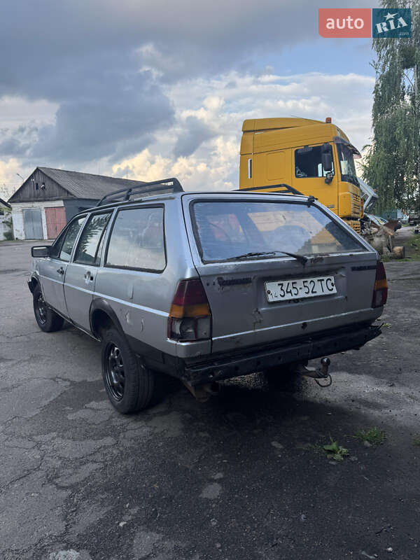 Универсал Volkswagen Passat 1987 в Сарнах