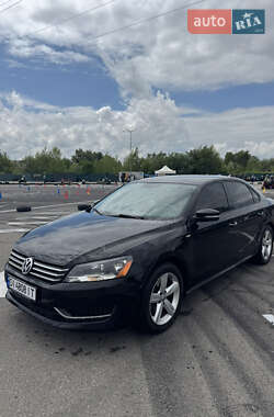 Седан Volkswagen Passat 2012 в Києві