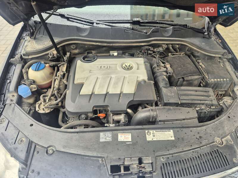 Універсал Volkswagen Passat 2010 в Львові
