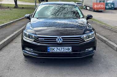 Универсал Volkswagen Passat 2015 в 