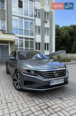 Седан Volkswagen Passat 2021 в Ромнах