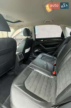 Седан Volkswagen Passat 2014 в 