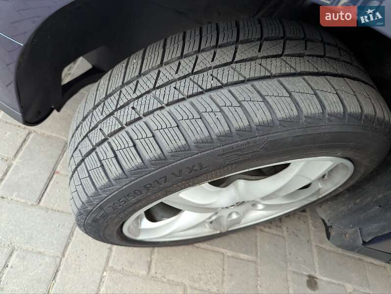 Седан Volkswagen Passat 2009 в Гадяче