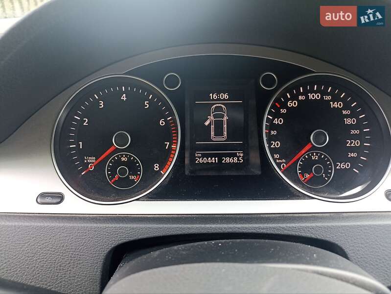 Универсал Volkswagen Passat 2009 в Вараше