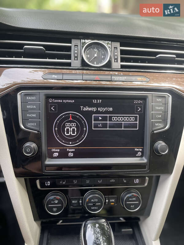 Универсал Volkswagen Passat 2015 в Вишневом