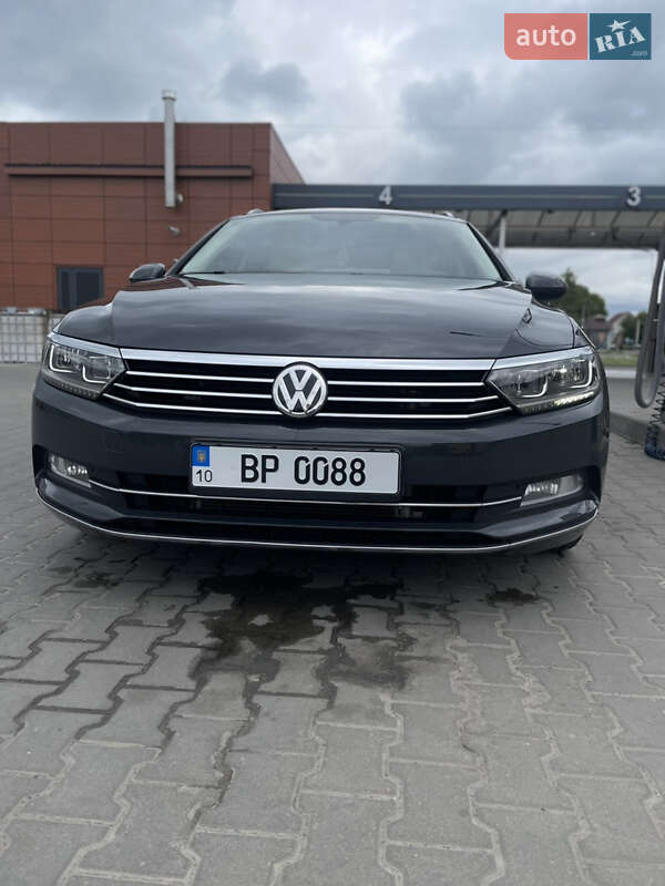 Универсал Volkswagen Passat 2015 в Вишневом