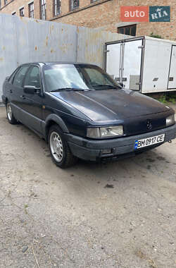 Седан Volkswagen Passat 1990 в 