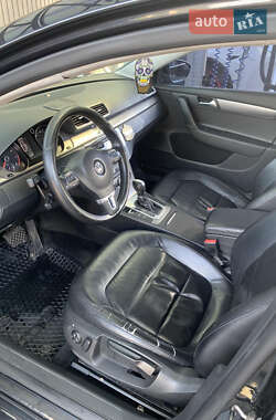 Универсал Volkswagen Passat 2012 в 