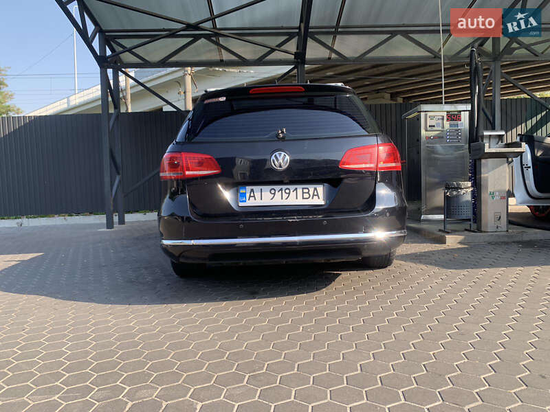 Універсал Volkswagen Passat 2012 в Безлюдівці