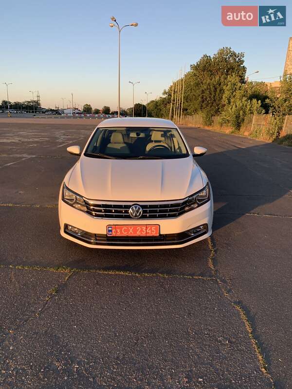 Седан Volkswagen Passat 2016 в 